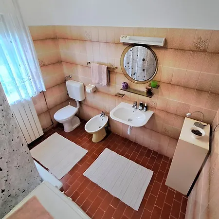 Big Pool In Apartman