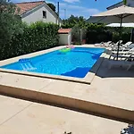Apartman Big Pool Apartment Pula *