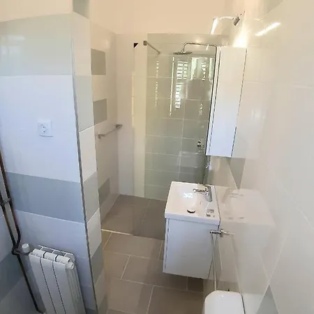 Big Pool In Apartment *