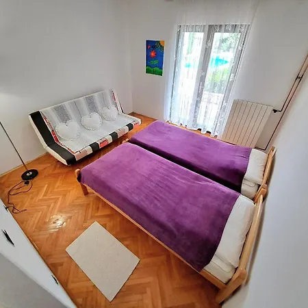 Big Pool In Apartment *