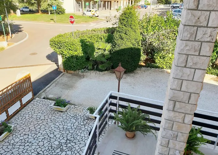 Big Pool Apartment Pula * Pula