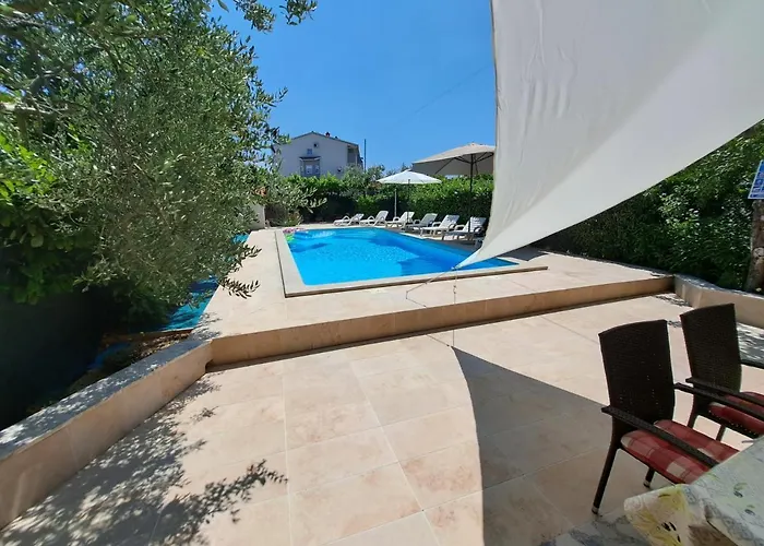 Big Pool Apartment Pula Apartment *