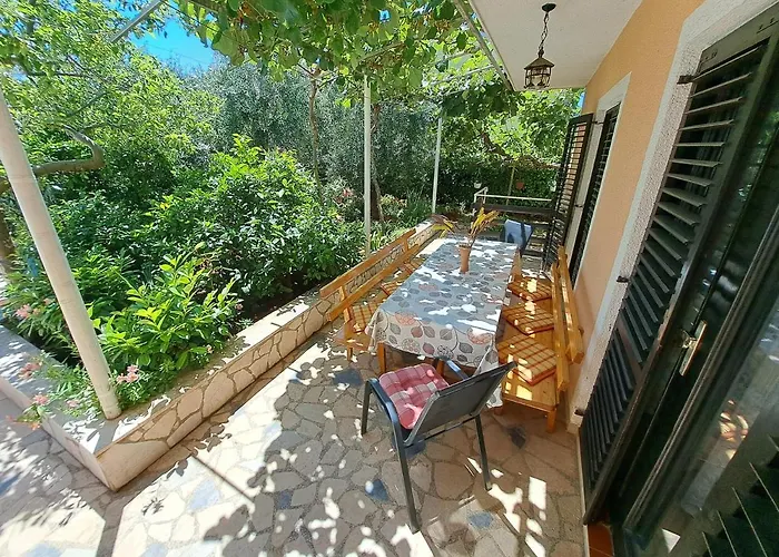 Big Pool Apartment Pula