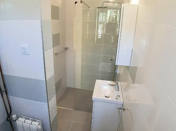 Big Pool In Apartman *