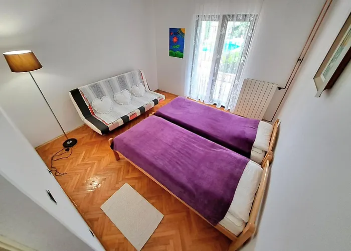 Big Pool In Apartman *